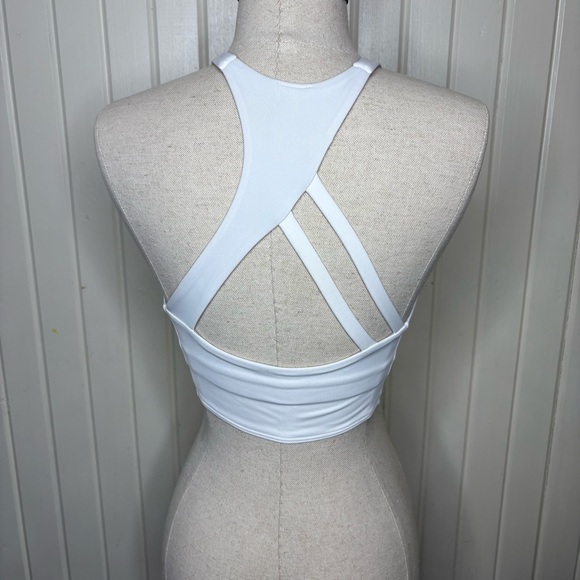 Lululemon strong lines bra size 4 - Picture 2 of 6